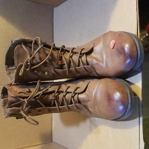 I.D. Required  boots sz 11m